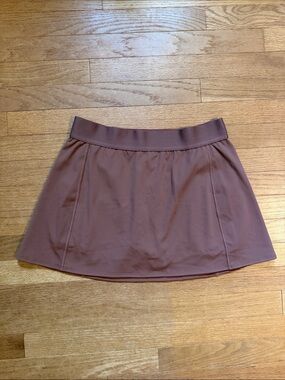 Aritzia TnAction skirt